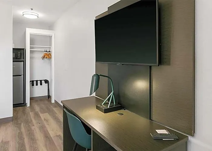 6 Tempe, Az Elliot Road Hotel 3*