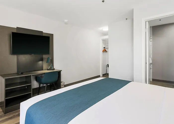 6 Tempe, Az Elliot Road Hotel 3*